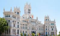Palacio de Comunicaciones y Ayuntamiento.